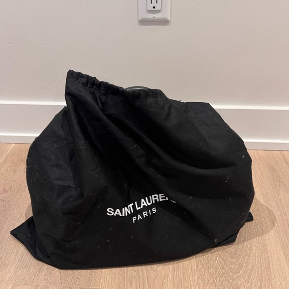 Pre-loved Saint Laurent Sac de jour bag in navy - Picture 4 of 6